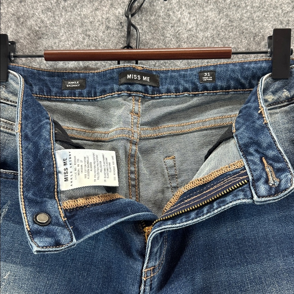 Miss Me Blue Jeans with Floral Embroidery - Picture 2 of 8